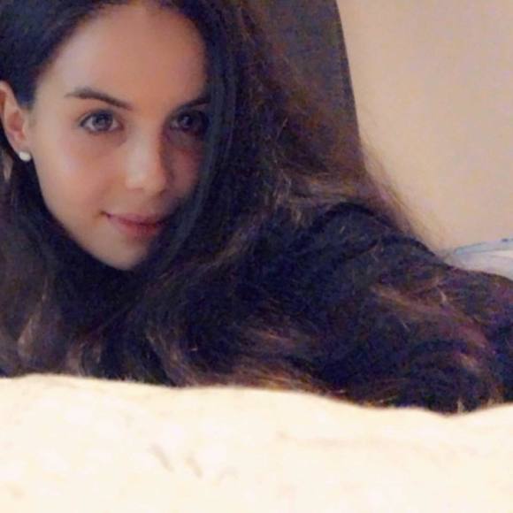 Meet your Posher, Sabrina - Picture 1 of 1